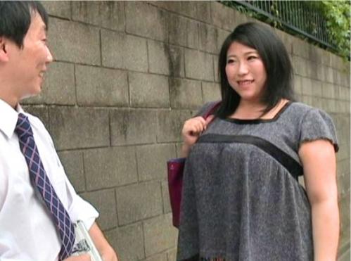 【熟女】ムッチリ巨漢な豊満人妻が外で男を逆ナンパ！自慢の身体でオチンポを食い漁る