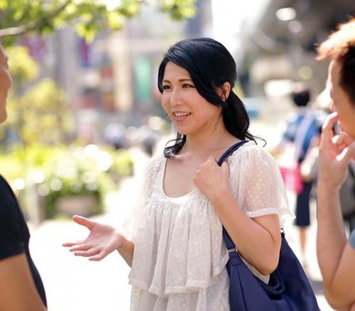 【人妻ナンパ】四十路巨乳美魔女の自宅訪問ｗ夫が帰ってくるまで知らない男に身を委ねて痴態を晒す…
