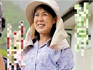 【60代おばさんナンパ】田舎で発見したぽっちゃり系未亡人妻の熟女！久々のチンポに大興奮してイキまくり！