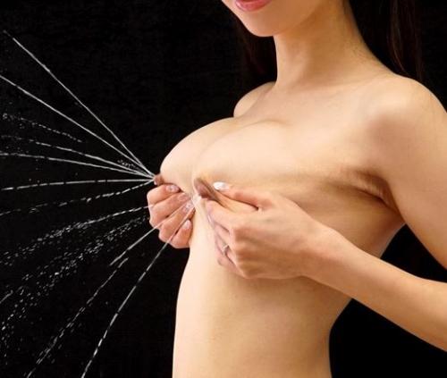 【新美もも】母乳ぷっしゃー♡若妻で感度抜群のおっぱいから出るミルクは美味しい？ご無沙汰おま◯こにチンポ挿入！