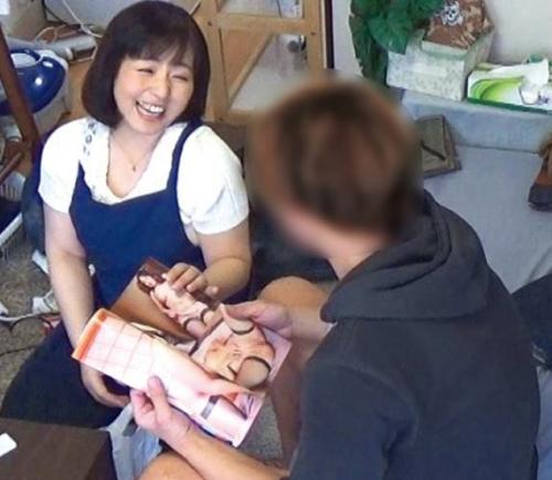 【おばさんレンタル】家事代行に来た五十路人妻熟女をガチで口説いたらヤレた！若いチンポに身体を支配される悦び