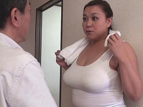 【近親相姦】卑猥すぎる人妻熟女義母に欲情を隠しきれない娘婿！家族に黙って犯される姑は快楽漬けに…