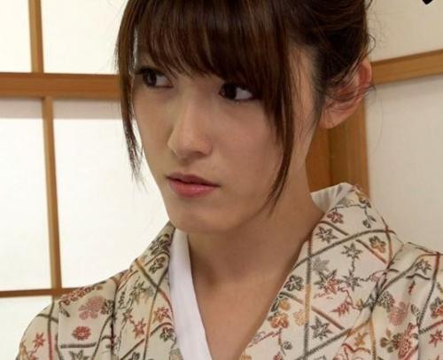 【飯岡かなこ】和服の似合うスレンダーな美人妻が義父と禁断の近親相姦！銀座のママが手コキしてフェラして！