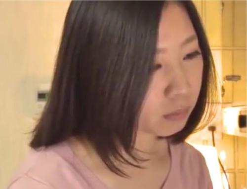 【義母】若作りで豊満な巨乳義母にムラムラしちゃった娘婿、妻の見てないところで禁断のNTRSEX