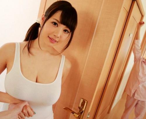 【RION】彼女のお姉さんはグラマラスボディの痴女！そんなデカ乳で誘われたらヤるしかないじゃない…