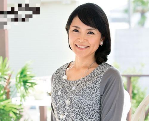 【初撮り】清楚で献身的な人妻熟女は欲求不満！他人棒との浮気性交にドキドキ…溜まった性欲を消化！