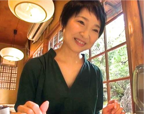 経験人数は一人…夫だけを愛し続けた熟女嫁が絶頂を求めて初撮りデビュー！新たな快感の扉が開かれた