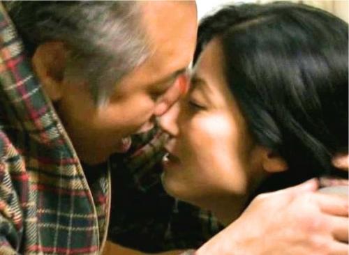 【ヘンリー塚本】巷で流行りのスワッピング熟年夫婦不倫！肉欲に飢えた女が男を貪る…
