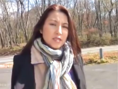 【熟女レイプ】「もうダメ…」遠出中変態に襲われて肉壷になる五十路おばさん