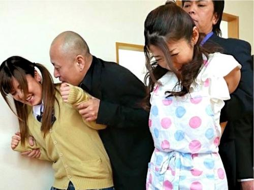【母娘レイプ】ヤクザから媚薬漬けにされた親子！抵抗も虚しくチンポ大好き肉便器となる！