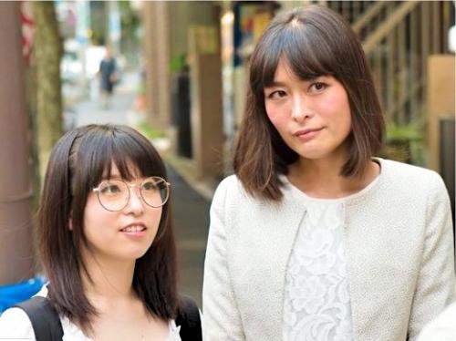 地味系隠れ美女娘とスレンダー美魔女！どちらも淫乱で片方が犯されてるにも関わらずオチンポおねだり！