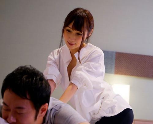 【出張マッサージ】按摩熟女がセンズリを見せつけられ発情！戸惑いつつも久しぶりのチンポに抗えない！