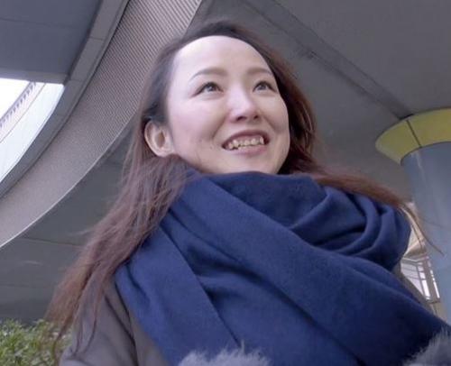 【三十路】スレンダー熟女と一緒に温泉旅行へ！一度ハズレたタガはもとに戻らずお酒とセックスに狂う