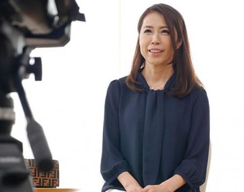 【初撮り】帰国子女の五十路人妻熟女が不倫セックスの快楽にハマる！55歳にして新たな冒険の始まり。