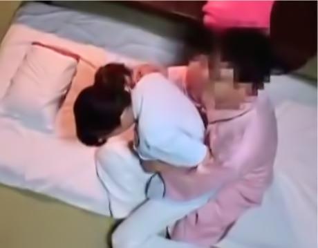 【マッサージ】温泉宿でエステ熟女をナンパ！最初は嫌がったけどあっさりセックスOK！