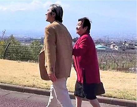 還暦どころか古希も過ぎた高齢熟年夫婦が二人っきりで温泉旅行…まだまだ夜もセックス一発頑張ります！