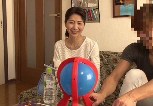 【中出し、おばさん】清楚に見えてド淫乱な五十路の人妻とのセックスを撮影することに成功！