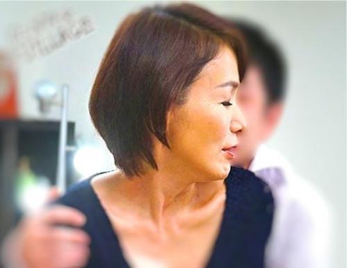 【還暦熟女】無理やりヤりたいと迫る男に熟れた身体が疼いてしまう女、時すでに遅し…肉棒の虜となってしまった