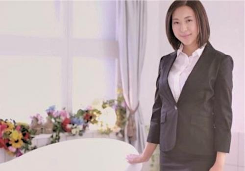 高級ソープ嬢元CAのエロすぎフェロモンおばさんがM男のギンギンチンポを極楽おもてなし！