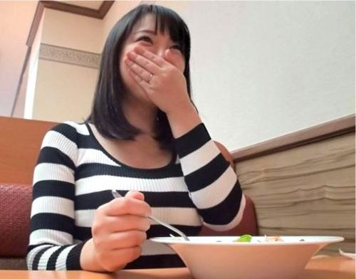 【熟女ナンパ】三十路近い巨乳の若妻を口説いて即日家にお持ち帰り不倫セックス！激しいピストンでイカせる！