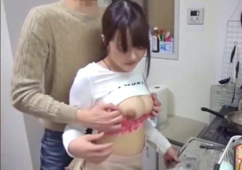 【素人、カップル】巨乳でデカ尻のムッチリ体型の彼女。大人しそうな顔してヤルことヤルね！見ててちょっと腹立つ動画ww