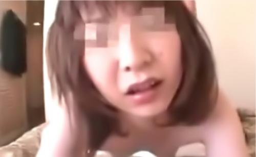 同僚がいない隙を狙ってデカパイ嫁を寝取られハメ撮り不倫SEX！自分から腰を振ってやがるwww