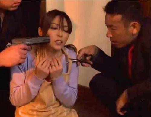 【親子丼レイプ】夫の残した借金を肩代わりするために身体で支払わされる母娘！ヤクザチンポの餌食に…