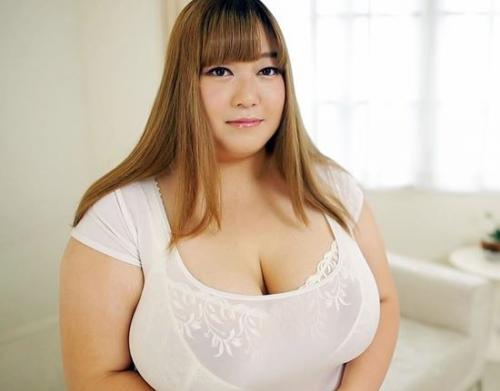 【ひいらぎ愛】童顔なのに超乳巨大乳輪のお姉さん！チンポがすっぽり埋まる激ストロークのパイズリｗ