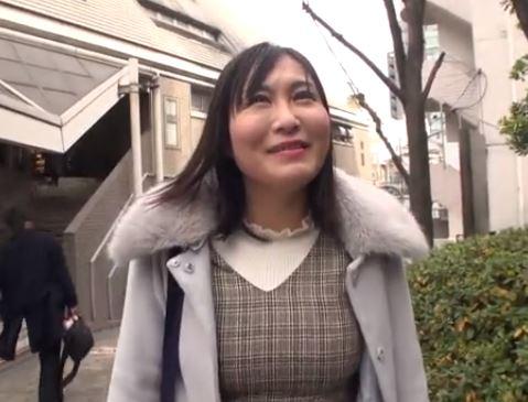 肉感ヤバすぎのぽっちゃり四十路おばちゃんは子どもを預けて男と子作りセックス！乳首ピンコ勃ちで絶頂！