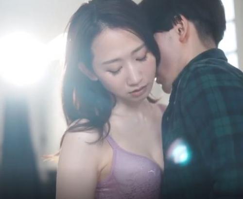 【水戸かな】人妻のスレンダーな下着姿にフル勃起しちゃう青年！こんなビンビンにして…しゃぶってあげる♡