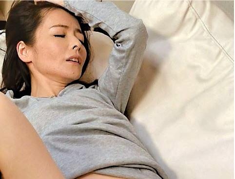 【五十路義母】嫁の母が代わりに家事を手伝いに来た上、完熟ボディで下の世話までしてくれた！