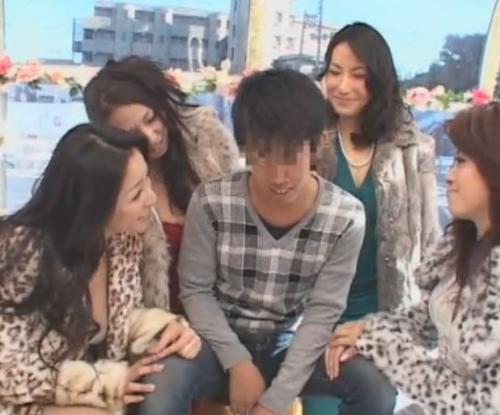 【北条麻妃×浅倉彩音×村上涼子×滝川恵理×MM】草食系男子を逆ナンしてハーレム喰いする痴女たちｗ