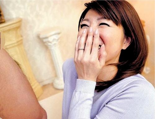 【四十路熟女人妻】単身赴任の男と浮気した奥様！旦那に隠れて初撮りデビュー！