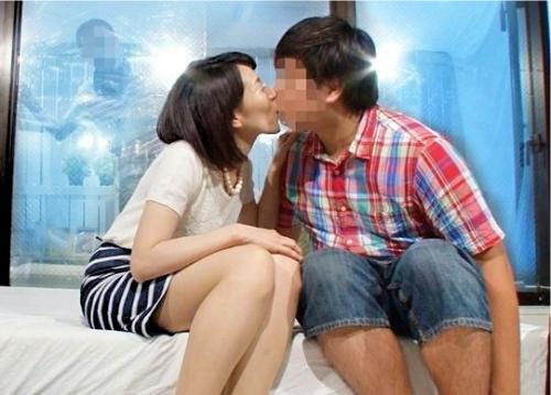 【素人×モニタリング】温泉旅館で四十路熟女妻をナンパ！おばさんに童貞が夜這い筆おろし近親相姦！