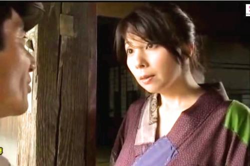 【ヘンリー塚本】巨乳の四十路熟女の一条綺美香、爆乳の娘、塚田詩織が逃亡先で寝取られる昭和のエロチズム。