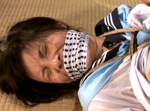 【後藤ゆりか】未熟な肉付きのセーラー服美少女を換金してSM調教！荒縄でキツくしばり苦悶の表情