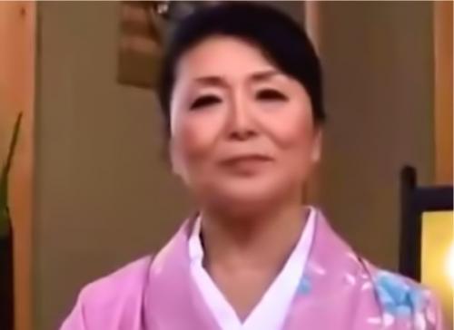 おばさんのエロスが溢れ出た和服の還暦熟女が完熟ボディを晒して初撮りAV