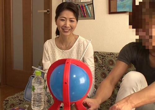 【中出し、ナンパ】「あ・・・中に出しちゃいました・・？」細身で貧乳の上品な奥様の膣内に精子を流し込んでしまった。