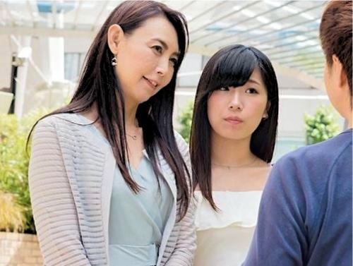 母娘ナンパでセックス！ダメです…と言いながらもマン汁が垂れ流してる！娘も発情！