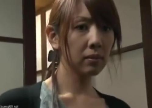 【ヘンリー塚本】昭和のエロチズム満載！五十路熟女をレイプする男！美乳の四十路熟女の身体を求め覆いかぶさる男！