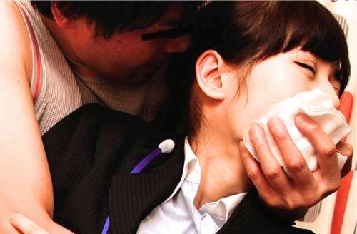 【レイブ】生保セールスがうざったいOLにムカついた鬼畜男が薬品で昏睡させて種付けピストン！