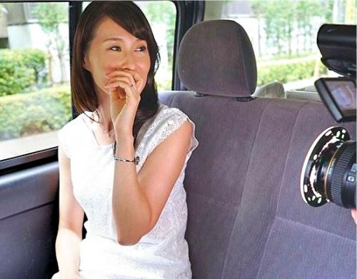 【四十路】垂れ乳スレンダー人妻おばさんが乳首をフル勃起にさせて敏感MAX不倫SEX