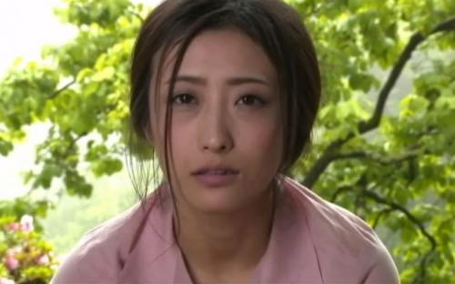 【ヘンリー塚本】幸薄顔の巨乳の美人妻の膣内を舐めまわし、波打ついきり立ったマラをぶち込む！昭和のエロチズム。