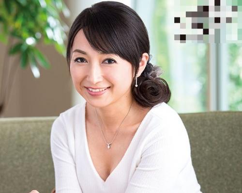 【初撮り】憧れのシチュエーションを実現させたいあまり、旦那に内緒で浮気しちゃう人妻熟女
