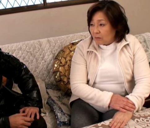 田舎に住んでる豊満なワガママ六十路ぽっちゃり人妻熟女のマッサージがヤバい！還暦でもオチンポ大好き♡