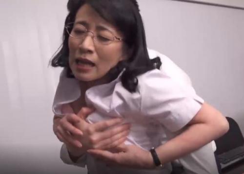 【人妻レイプ】弱みを握られた女社長が部下に犯される！あのときの感触を忘れられず身体は火照った…