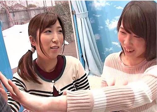 【人妻ナンパ】MMの外では父が心配そうに…室内では熟女母と娘が親子丼3Pを愉しんでいた