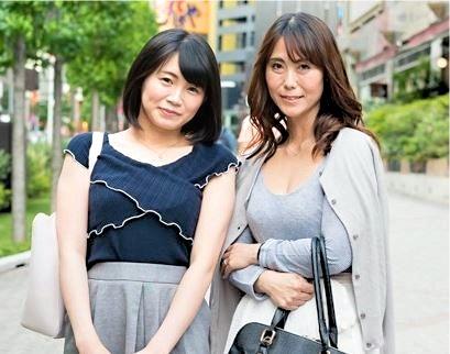 【親子ナンパ】街で見つけた母娘がエロすぎる！二人とも美人でスレンダーでオチンポ大好き！