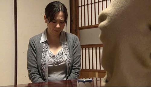 【ヘンリー塚本】「あんた、私の妻の代わりをしてくれよ！」慰謝料の代わりに身体を差し出す巨乳の四十路熟女。