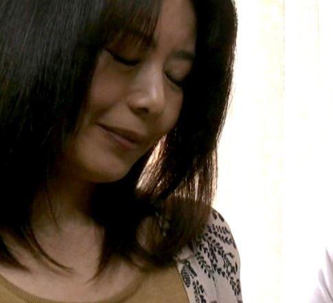 【三浦恵理子×ヘンリー塚本】欲求不満な人妻熟女は夫とのセックスに見切りをつけ他人棒で欲望を満たす…